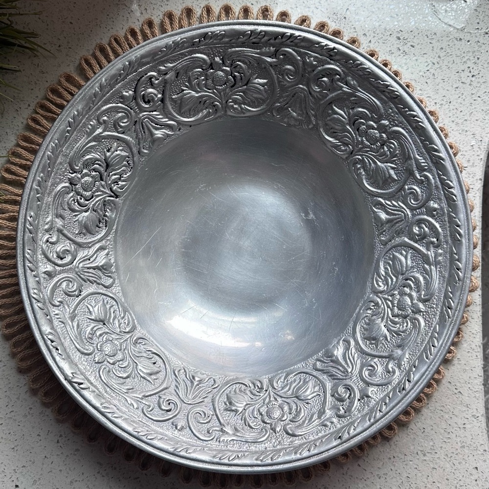 Elegant Antigue Decorative Bowl